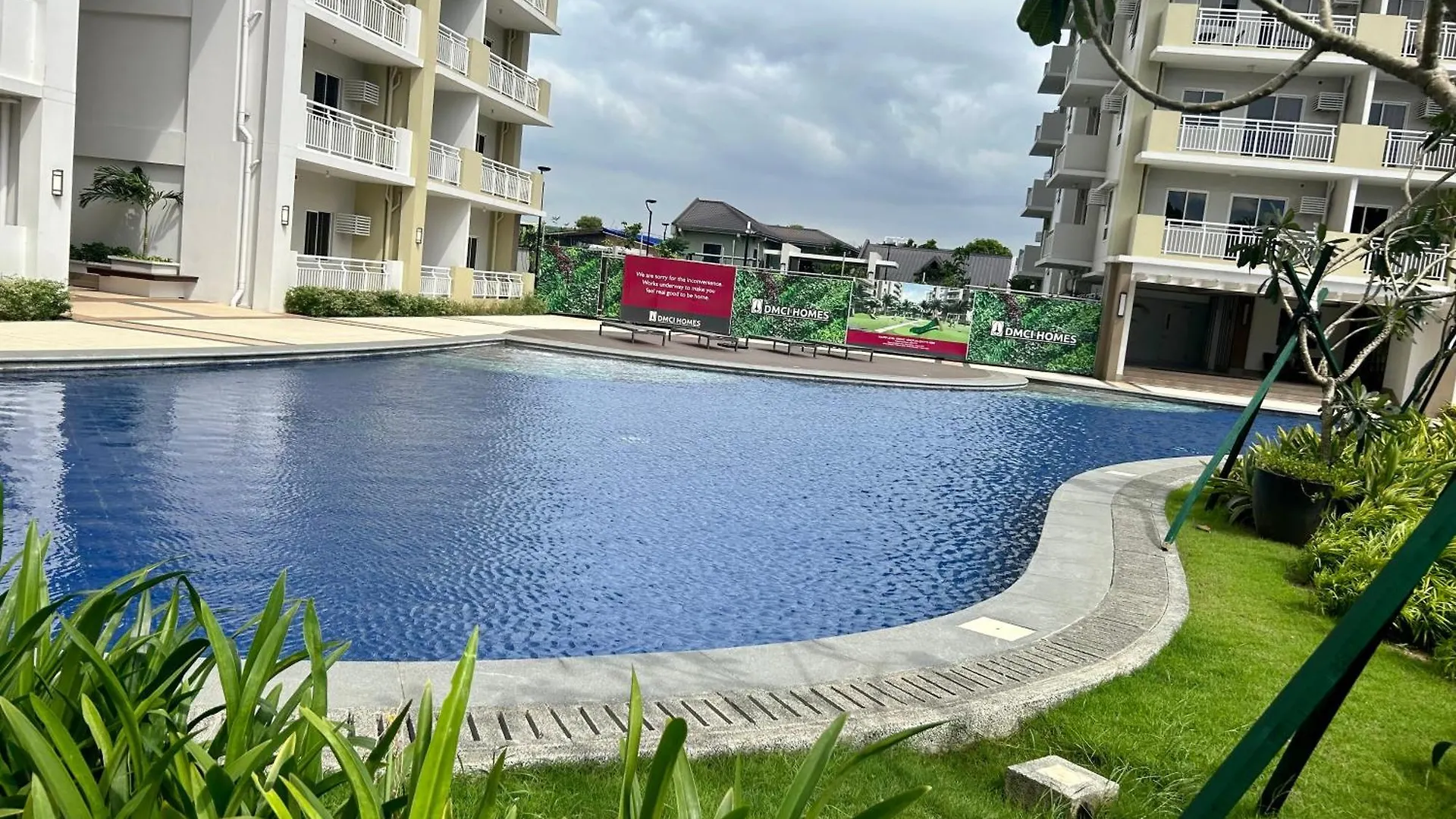 The Atherton Paranaque City 0*,  Philippines